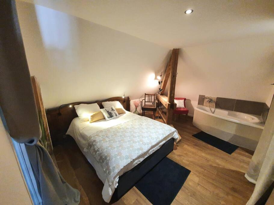 La Tour Du Bois Fleuri Apartment Colmar Bagian luar foto